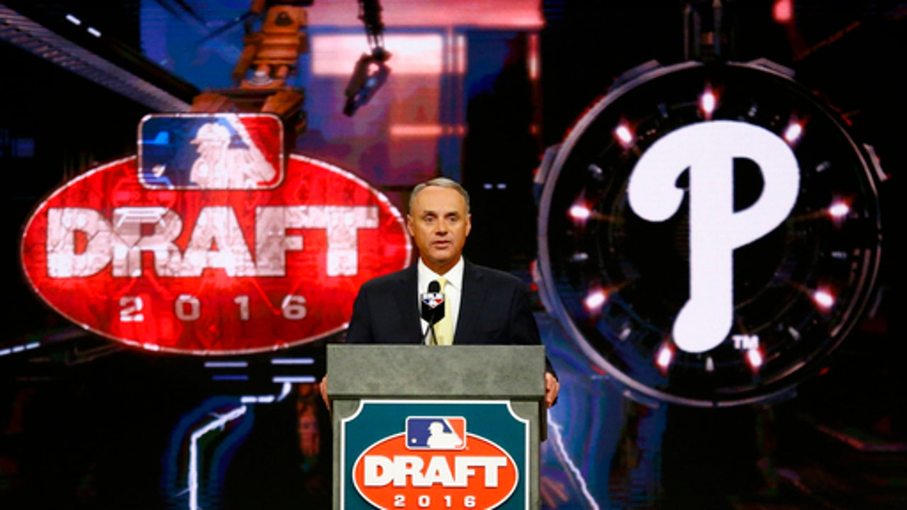 Moniak goes No. 1 to Phillies, buddy loses tattoo bet
